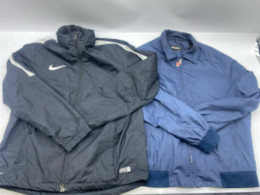 Set of 2 Long-sleeved sweatshirt with a full-length zipper. 