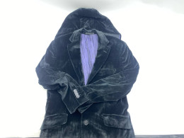 Long velvet hooded coat