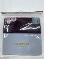 Women's white long-sleeved turtleneck shirt