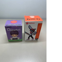 set of two figurines