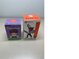 set of two figurines