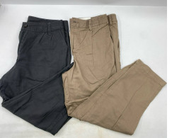 Set of 2 Men's long trousers in black and brown. 
