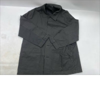 Black long-sleeved shirt 