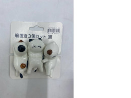 Cat-shaped chopstick rest