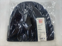 Uniqlo HEATTECH Ribbed Beanie in 01 Black.