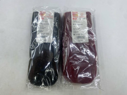 Set of 2 Uniqlo WOMEN HEATTECH lined mittens in black and red. 