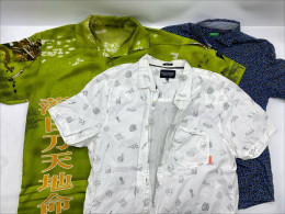 Set of 3 Men's short-sleeved Hawaiian shirt with patterns. 