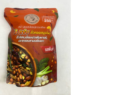 cashews with crispy fish in a tom yum-flavored breading from the brand "Lung Pra Yote Thai Farmer". 