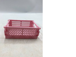 mini foldable plastic storage basket. mini foldable plastic storage basket.