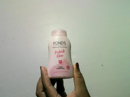 Pond's Translucent Face Powder with Pink Glow
