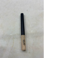 CLIO Kill Cover Airy-Fit Concealer. 