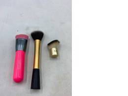 Set of 3 makeup brush