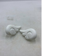 Set of 2 White plastic wings 