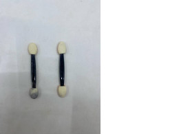 set of 2 Sponge-tipped brush for applying eyeshadow. set of 2 Sponge-tipped brush for applying eyeshadow.