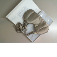 Sleeping mask in a box