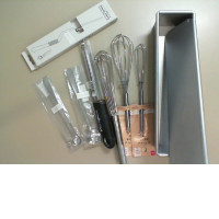 Chef's set in an iron box, 3 whisks + 1 tweezers + 1 small grater + 2 measuring spoons