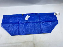 IKEA FRAKTA carrier bag made of 100% polypropylene. 