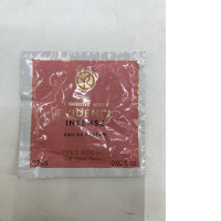 sample sachet of the Yves Rocher Comme une Évidence Intense Eau de Parfum. 