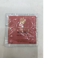 sample sachet of the Yves Rocher Comme une Évidence Intense Eau de Parfum. sample sachet of the Yves Rocher Comme une Évidence Intense Eau de Parfum.