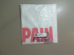 White T-shirt with the inscription Pain White T-shirt with the inscription Pain