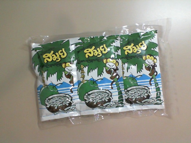 Set of 3 packs of coconut chips Set of 3 packs of coconut chips