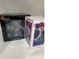 Set of 2 Japanese figures Set of 2 Japanese figures