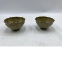 Set of 2 Japanese tea cup with an emerald green glaze and fine crackle glaze is called a yunomi.