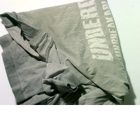 long-sleeved T-shirt