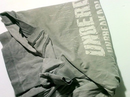 long-sleeved T-shirt