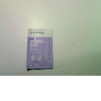 Rojukiss hydrogel mask with niacinamide.