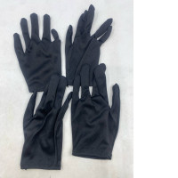 Set of 2 black gloves