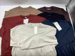 Set of 6 Men's long-sleeved crew neck sweater Set of 6 Men's long-sleeved crew neck sweater