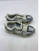 New Balance 530 sneakers featuring an ABZORB midsole. 