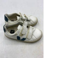 Veja Kids Esplar ChromeFree white leather sneakers for children.