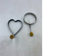 Set of 2 stainless steel egg and pancake molds Set of 2 stainless steel egg and pancake molds