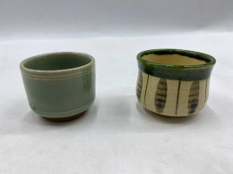 set of 2 Japanese earthenware teacup (Oribe) set of 2 Japanese earthenware teacup (Oribe)