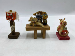 set of 3 Kokeshi dolls are ancient Japanese folk art toys and collectibles.