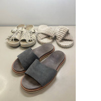 a set of three pairs of flip-flops