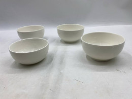 set of 4 white ceramic or porcelain coupe cereal/rice bowls. set of 4 white ceramic or porcelain coupe cereal/rice bowls.