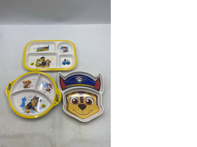 Set of 3 The children's dinnerware set has cartoon designs. Set of 3 The children's dinnerware set has cartoon designs.