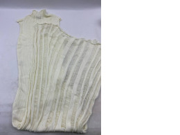 Cream sleeveless knitted top Cream sleeveless knitted top