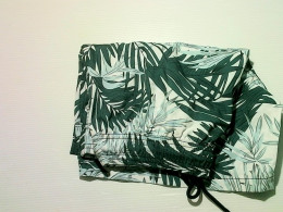 elastic swimming shorts