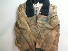 Brown short jacket with a zipper