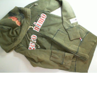 Green sweatshirt with embroidery on the zipper