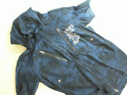 Blue short-sleeved jacket