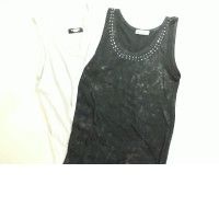 Set of 2 tops, white and black Set of 2 tops, white and black