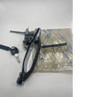 Handle with lock and key for car