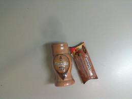 Set: wooden jar for storing toothpicks + 1 pack of toothpicks