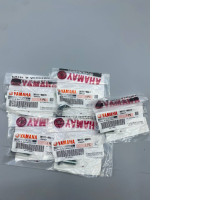 Set of 5 YAMAHA OEM Motorcycle parts : Bolt 90111-08815