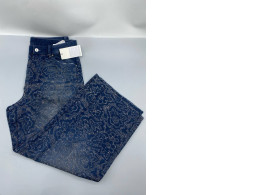  Kenzo 'KENZO Star Tiger' Asagao straight-leg jeans in Japanese denim rinse blue. 